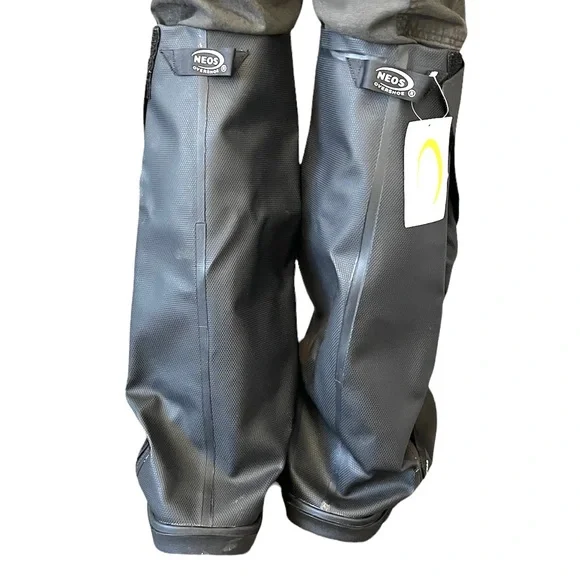 NWT NEOS overshoes